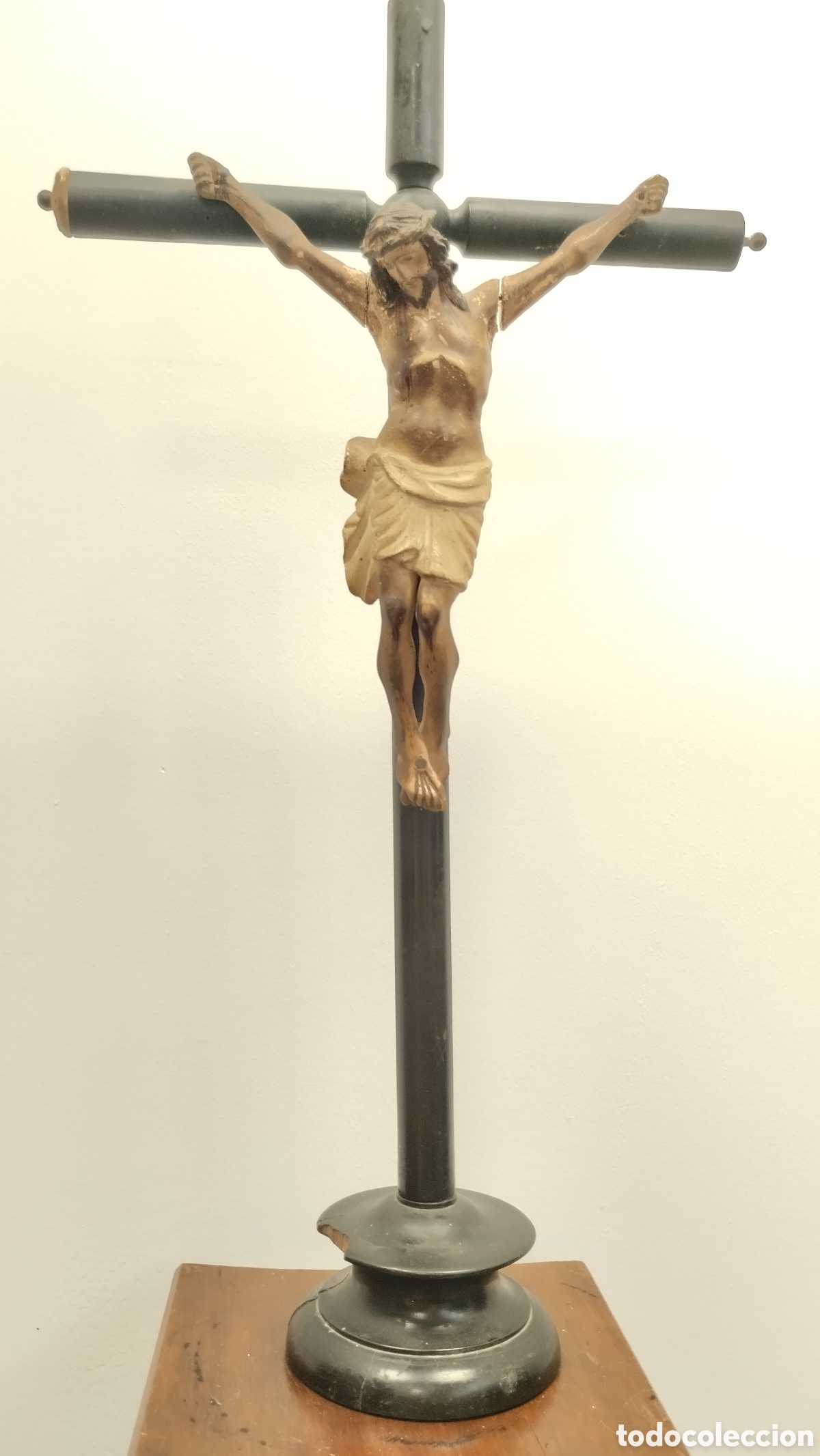 Antig&uuml;edades: Crucifijo en madera 66x35. - Foto 2