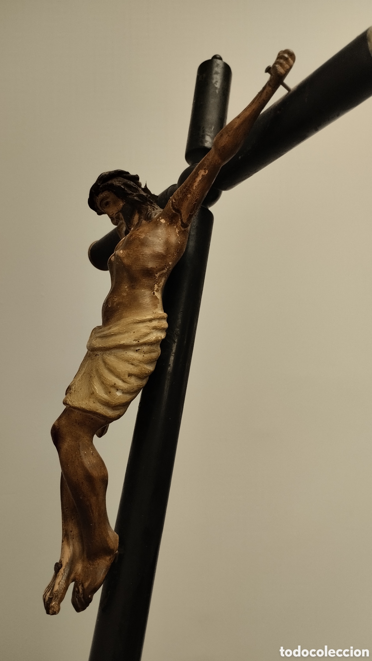 Antig&uuml;edades: Crucifijo en madera 66x35. - Foto 4