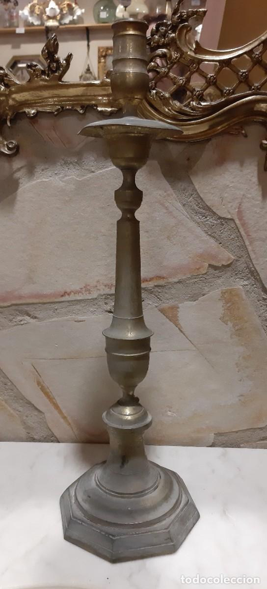 Antig&uuml;edades: CANDELABRO DE BRONCE S XIX - Foto 1