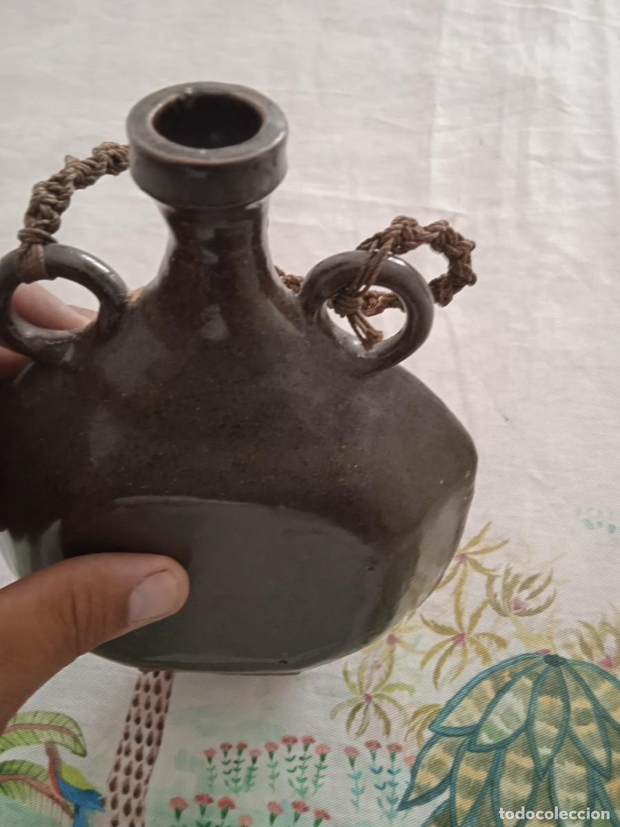 Antig&uuml;edades: Botella antigua de cer&aacute;mica - Foto 1