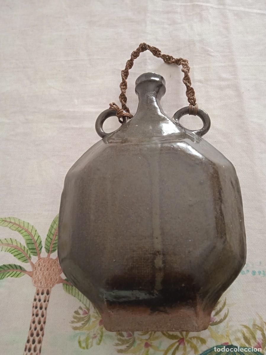 Antig&uuml;edades: Botella antigua de cer&aacute;mica - Foto 2