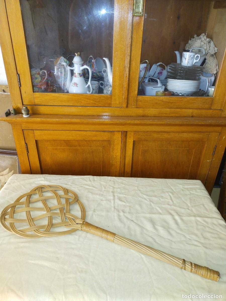 Antig&uuml;edades: Sacudidor de alfombras - Foto 2