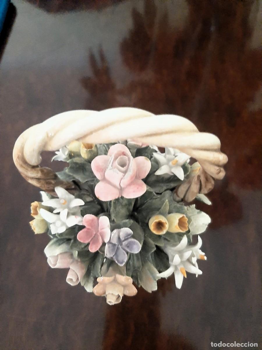 Antig&uuml;edades: CESTA DE FLORES PORCELANA CAPODIMONTE - Foto 4