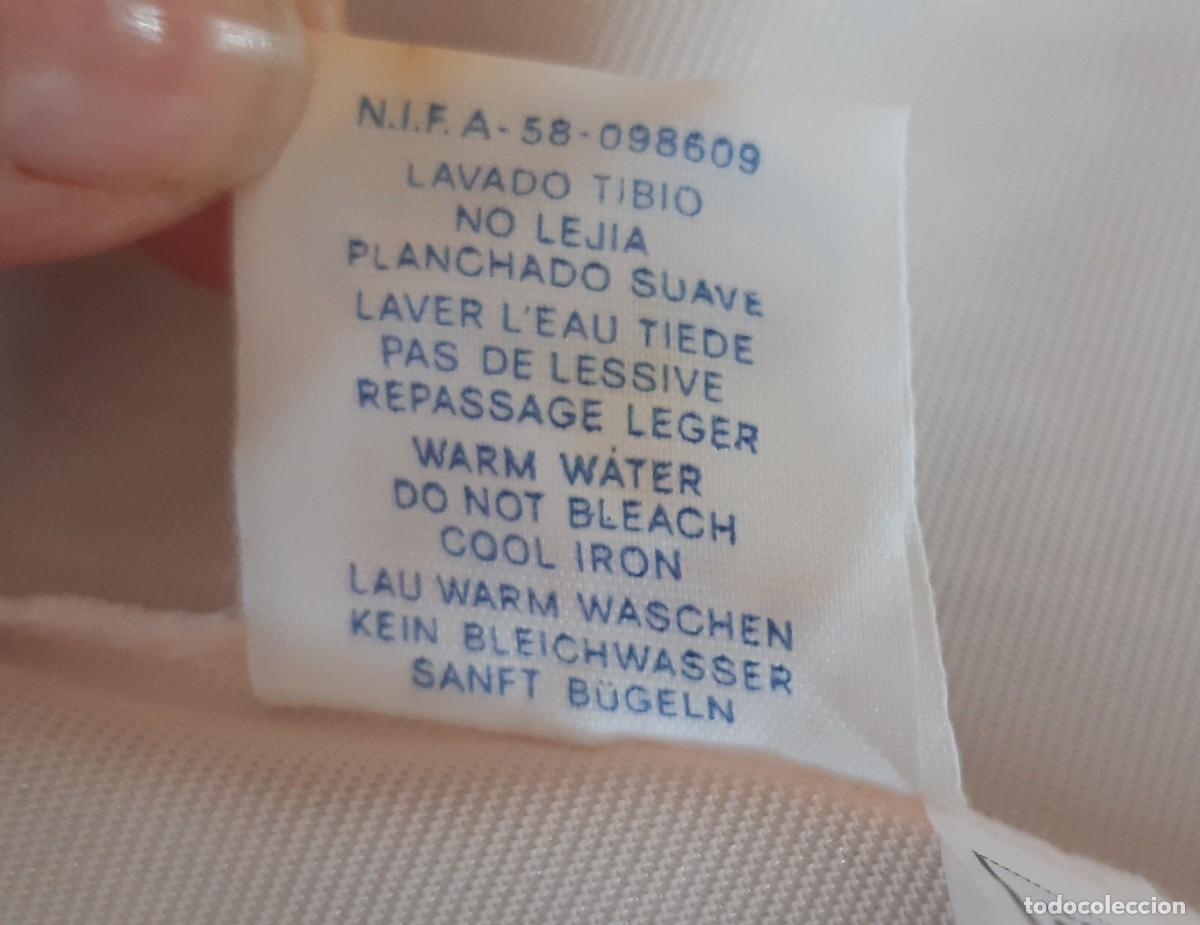 Antig&uuml;edades: ANTIGUA BATA LARGA DE RASO CON ENCAJE, TALLA 40. - Foto 8