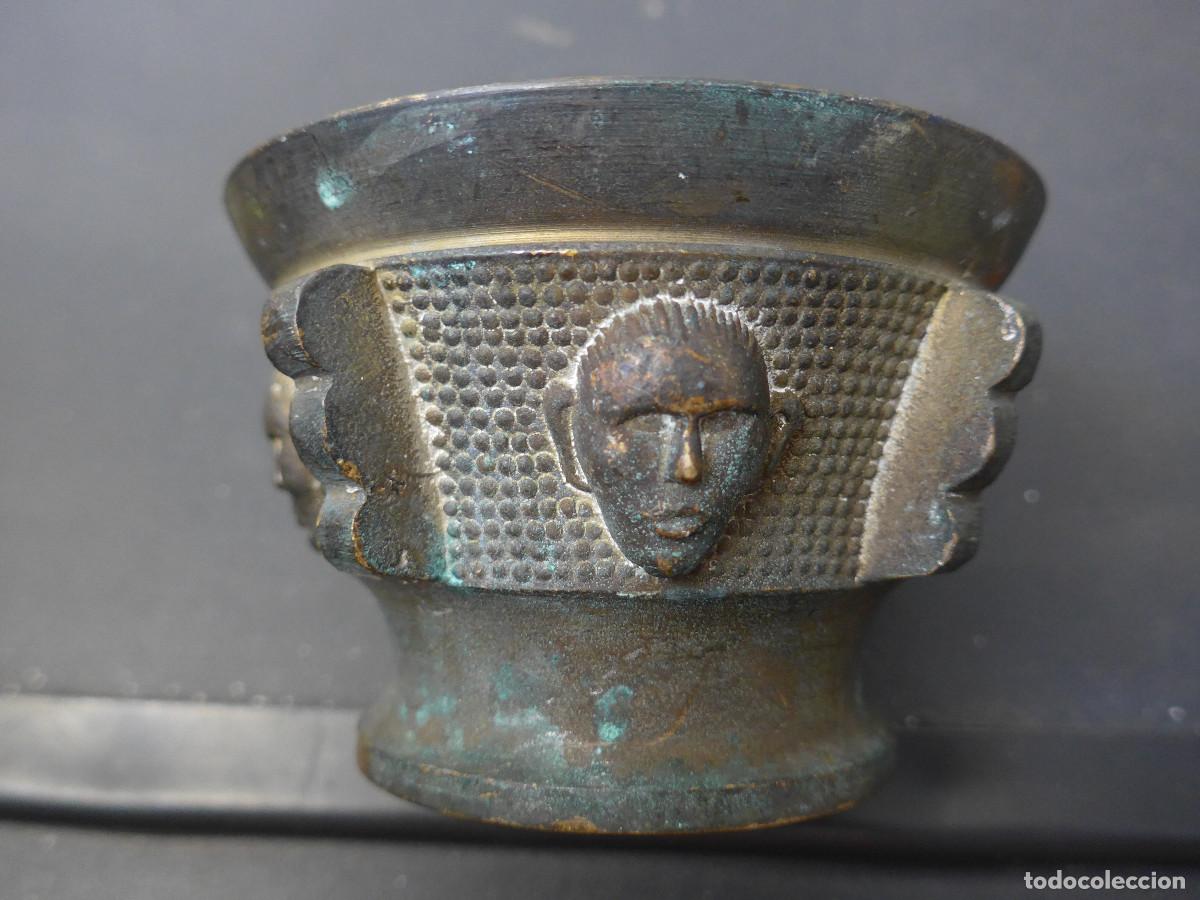 Antig&uuml;edades: MORTERO ALMIREZ DE BRONCE CON CARAS Y COSTILLAS - Foto 1