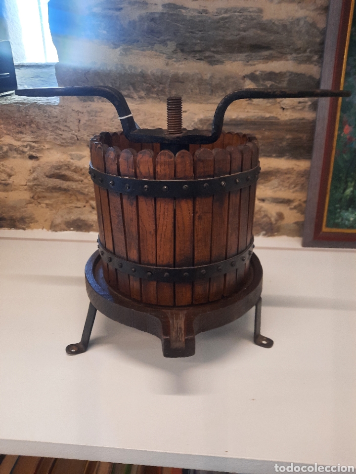 Antig&uuml;edades: Peque&ntilde;a prensa de licor - Foto 1