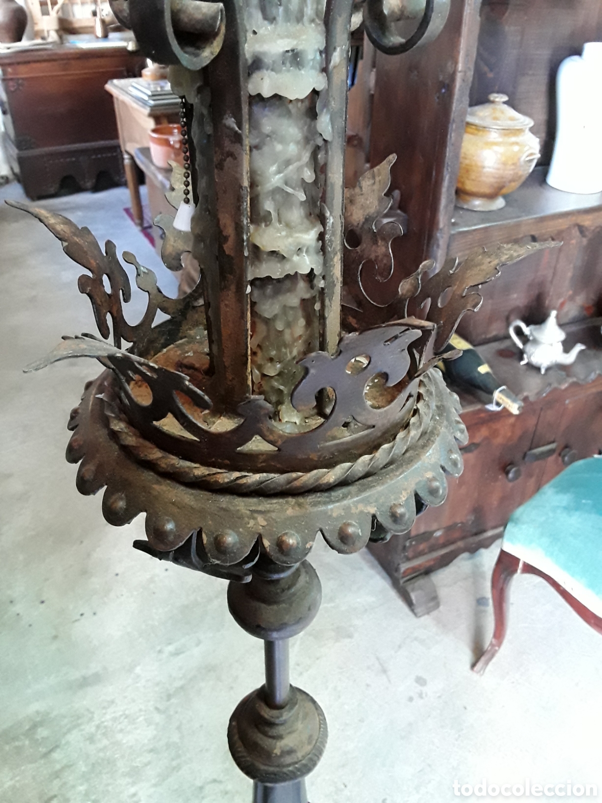 Antig&uuml;edades: L&aacute;mpara de pie, forja y madera - Foto 5