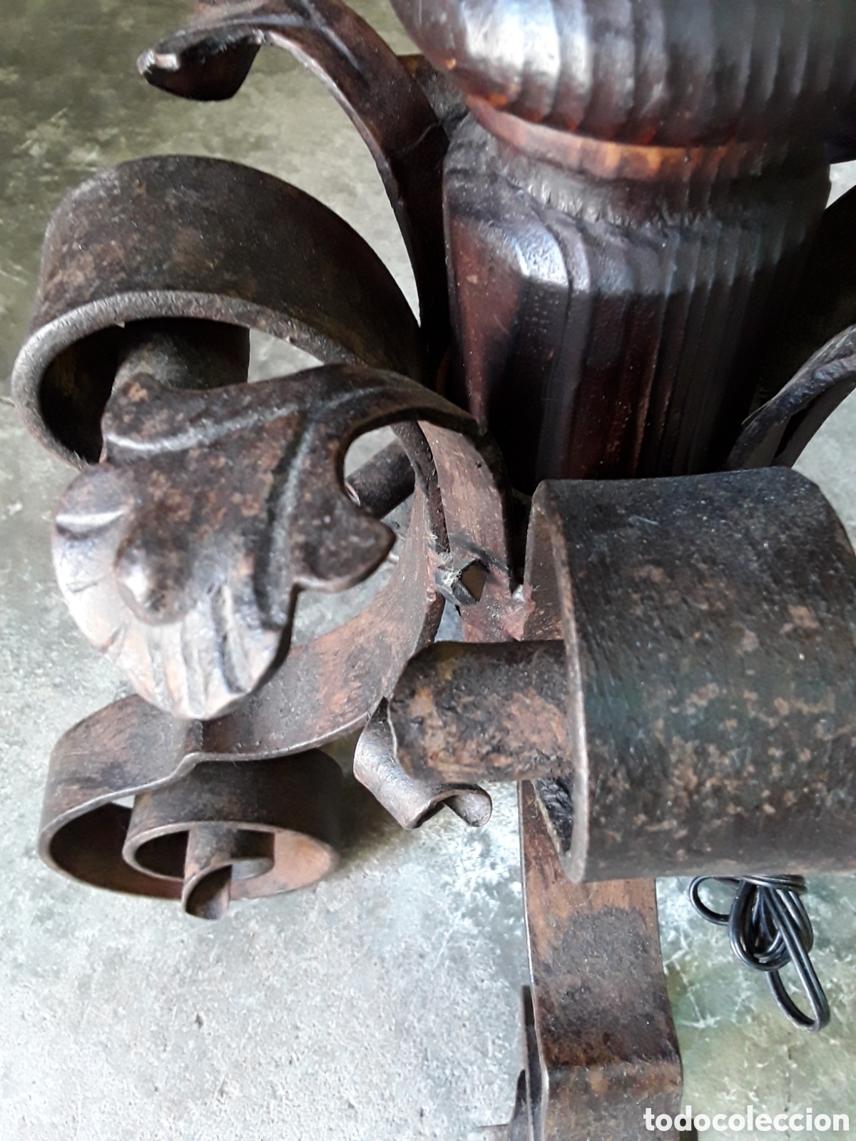 Antig&uuml;edades: L&aacute;mpara de pie, forja y madera - Foto 13