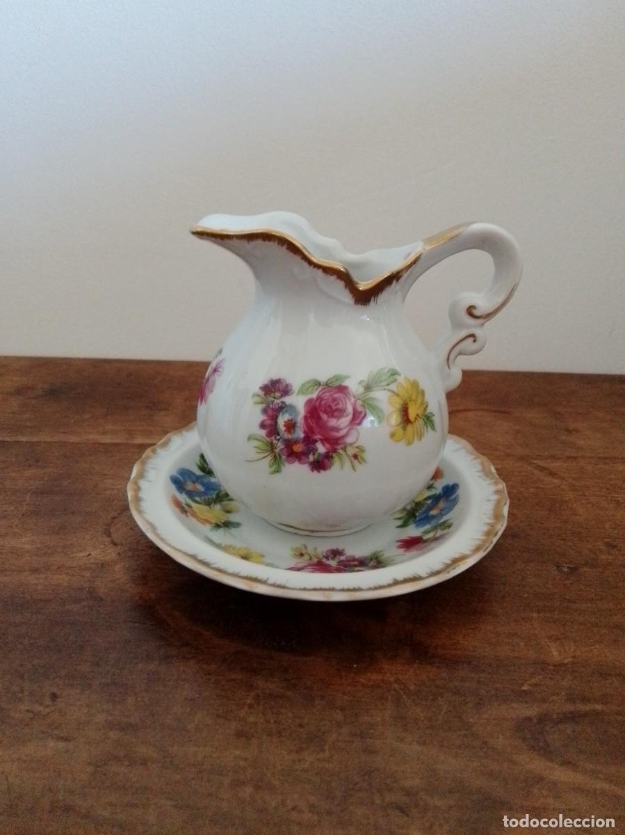 Antig&uuml;edades: Porcelana conjunto jofaina y Aguamanil.