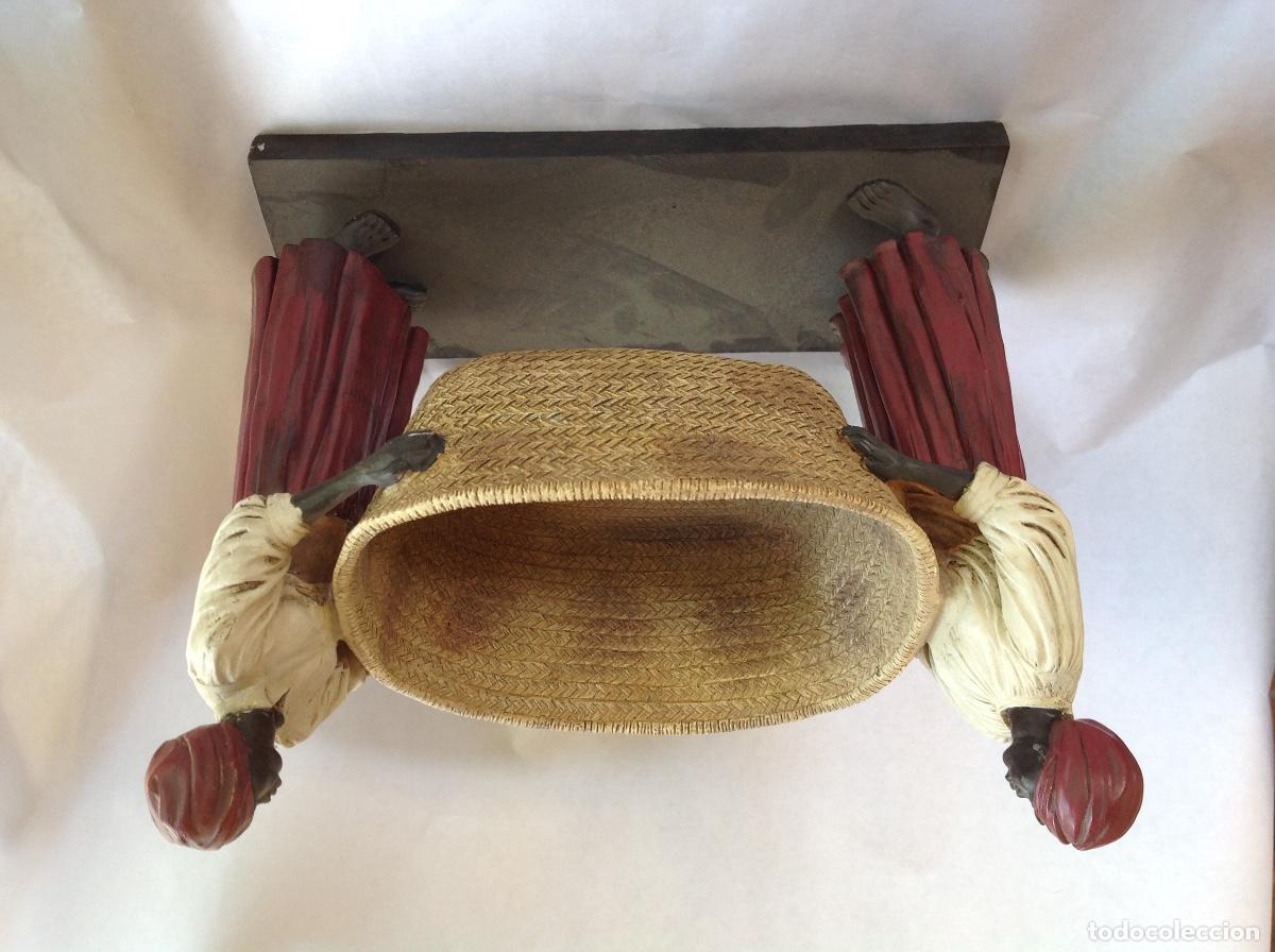 Antig&uuml;edades: Centro de mesa de resina policromada - Foto 2