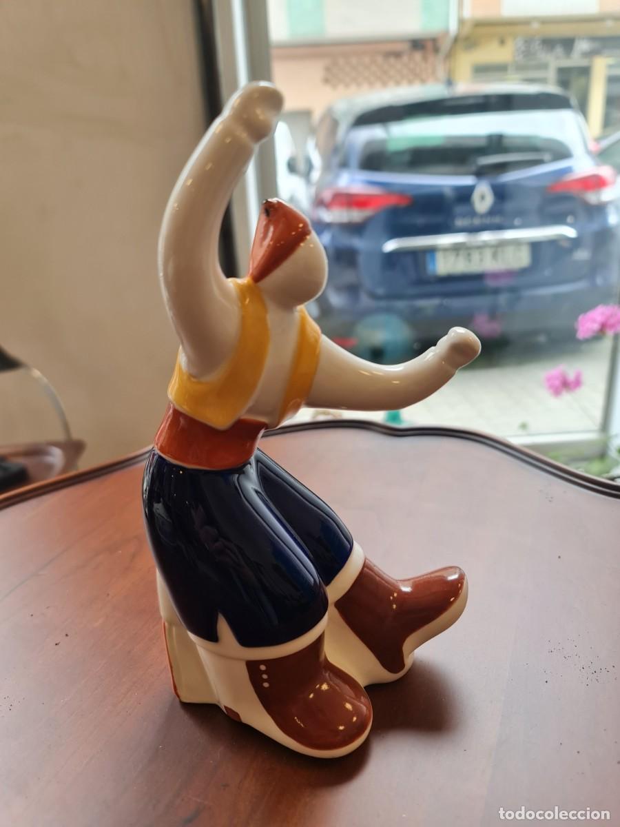 Antig&uuml;edades: Figura bailar&iacute;n de Galos - Foto 3