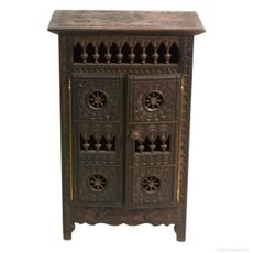 ANCIENNE ARMOIRE BRETONNE DE POUPEE en bois ANCIENNE ARMOIRE BRETONNE DE POUPEE en bois