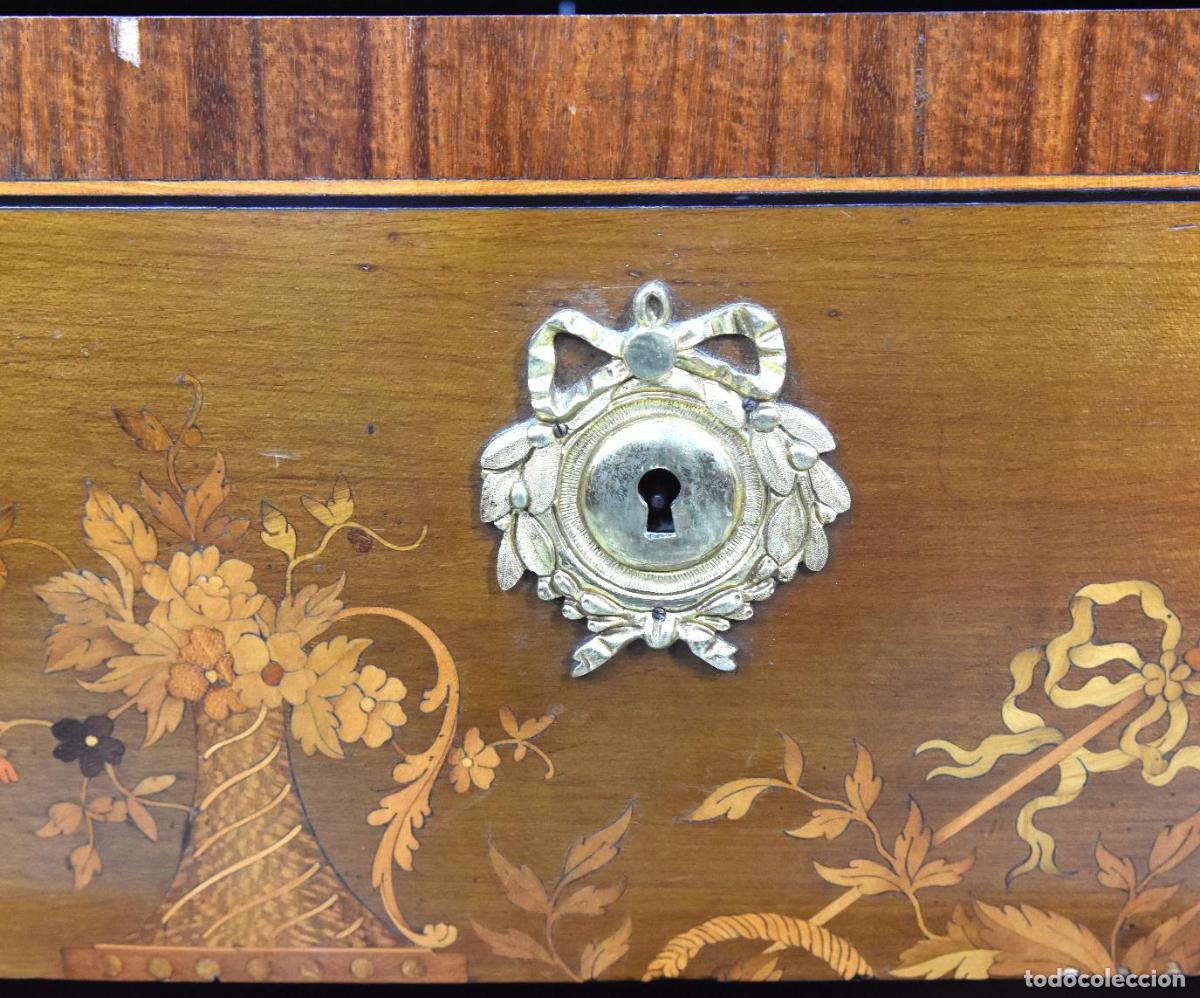 Antig&uuml;edades: Commode de style Transition marquet&eacute;e bois de rose XIX&egrave;me - Foto 8