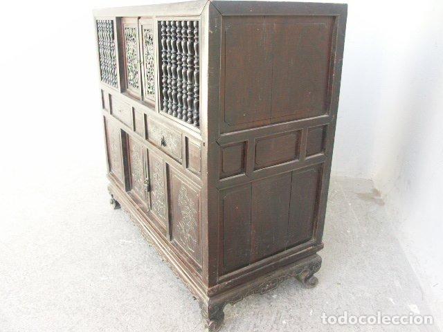 Antig&uuml;edades: Bahut en palissandre Chinois sculpt&eacute; - Foto 2