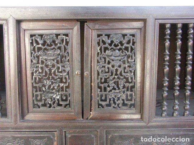 Antig&uuml;edades: Bahut en palissandre Chinois sculpt&eacute; - Foto 3