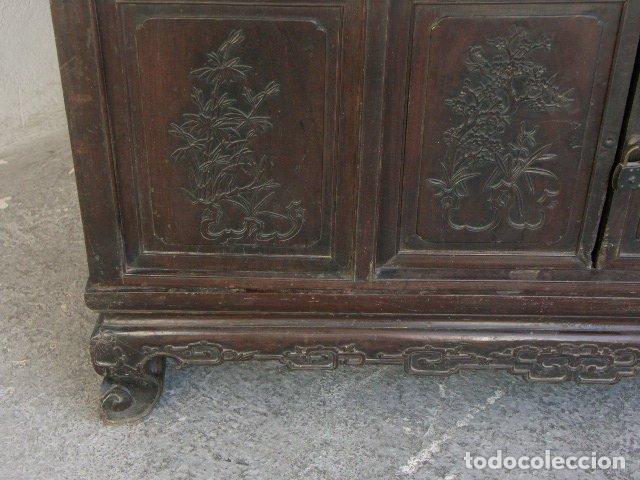 Antig&uuml;edades: Bahut en palissandre Chinois sculpt&eacute; - Foto 6