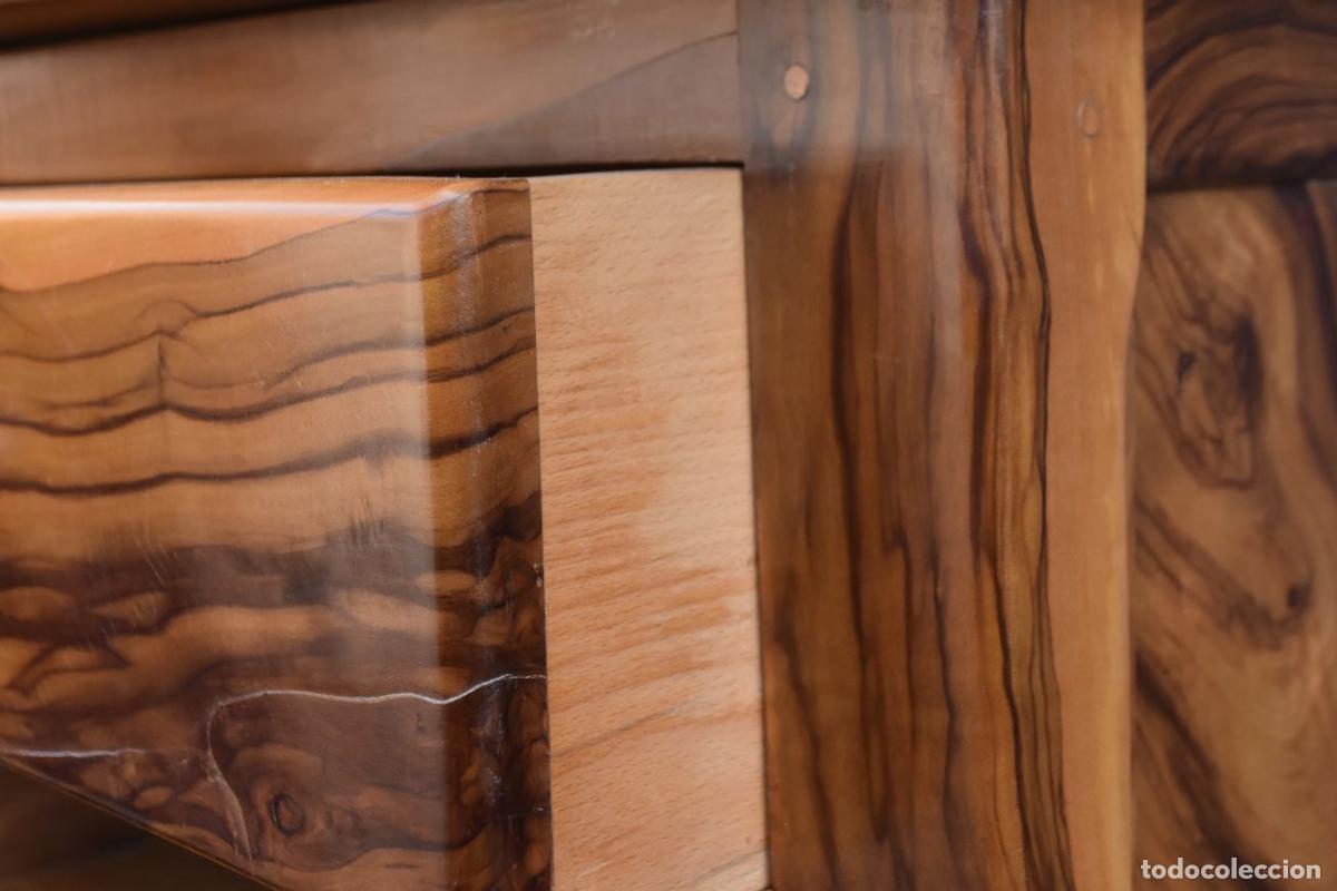 Antig&uuml;edades: Commode Brutaliste forme libre en olivier - Foto 8