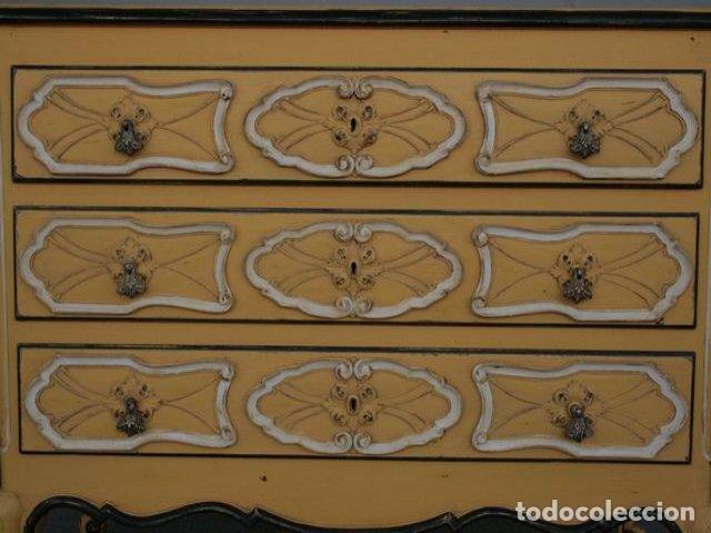 Antig&uuml;edades: Commode de style Louis XV laqu&eacute;e jaune - Foto 9