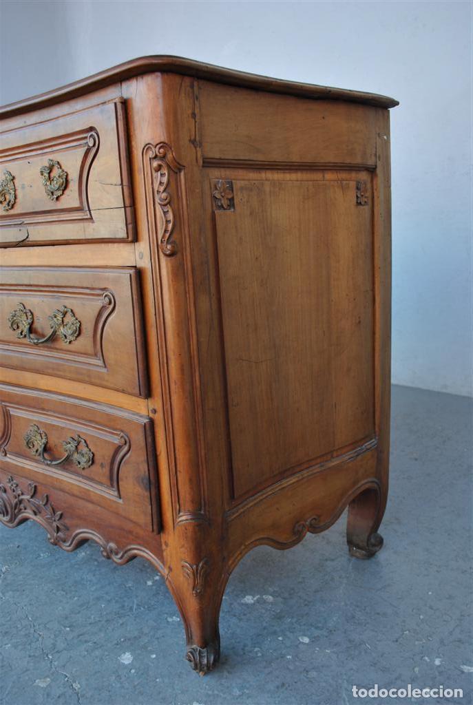 Antig&uuml;edades: Commode galb&eacute;e en noyer d&eacute;poque XVIII&egrave;me - Foto 3