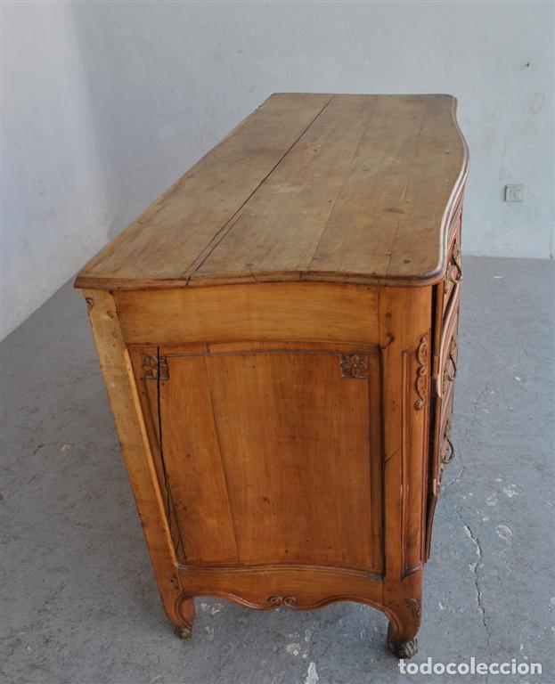 Antig&uuml;edades: Commode galb&eacute;e en noyer d&eacute;poque XVIII&egrave;me - Foto 4