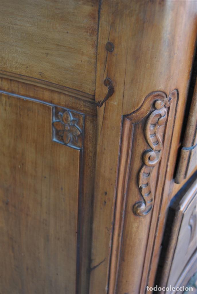 Antig&uuml;edades: Commode galb&eacute;e en noyer d&eacute;poque XVIII&egrave;me - Foto 6