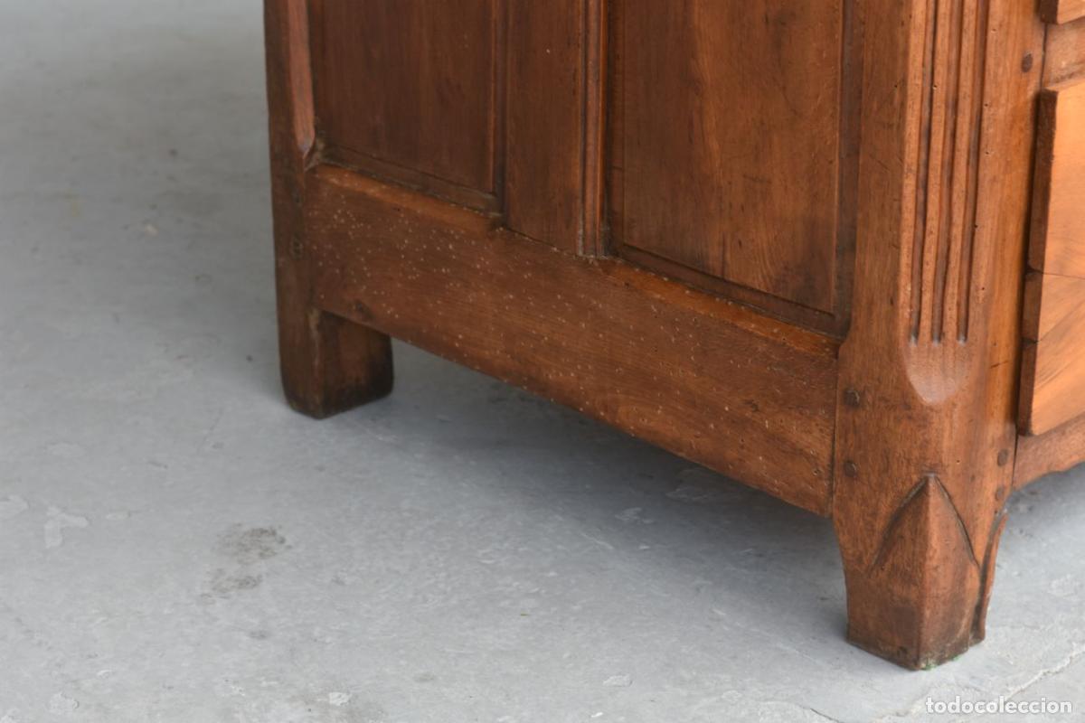Antig&uuml;edades: Commode rustique en noyer d&eacute;poque XVIII&egrave;me - Foto 4