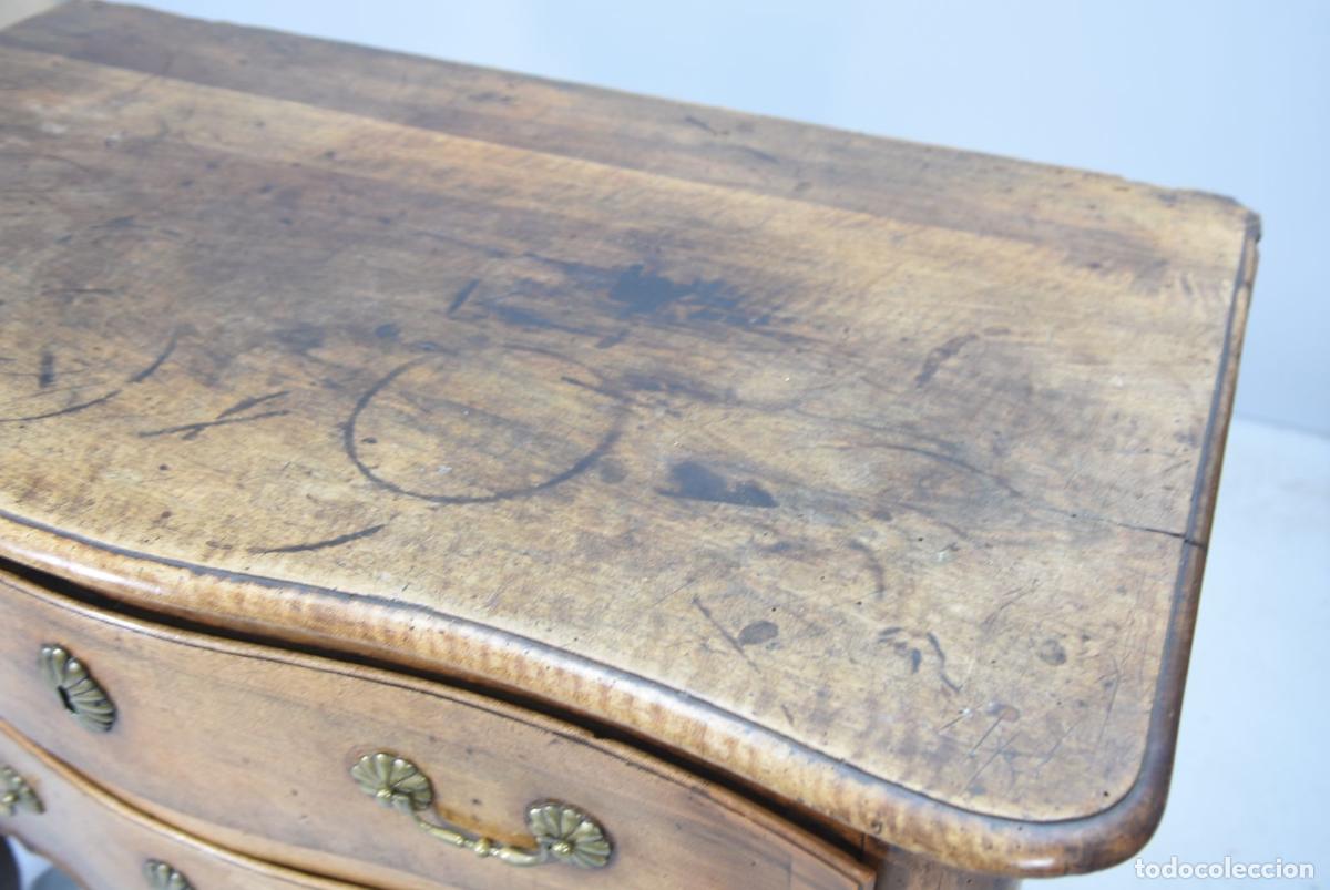 Antig&uuml;edades: Commode sauteuse en noyer &eacute;poque XVIIIe si&egrave;cle - Foto 5