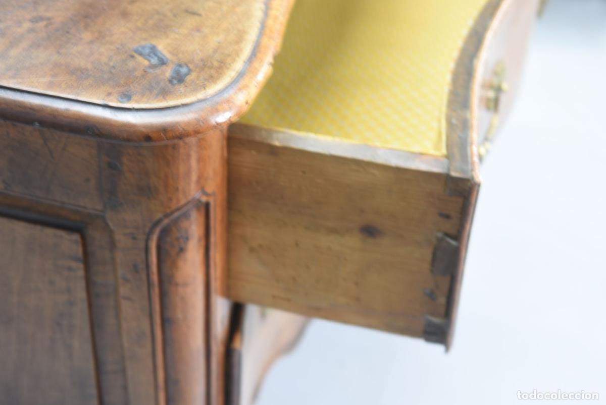 Antig&uuml;edades: Commode sauteuse en noyer &eacute;poque XVIIIe si&egrave;cle - Foto 7