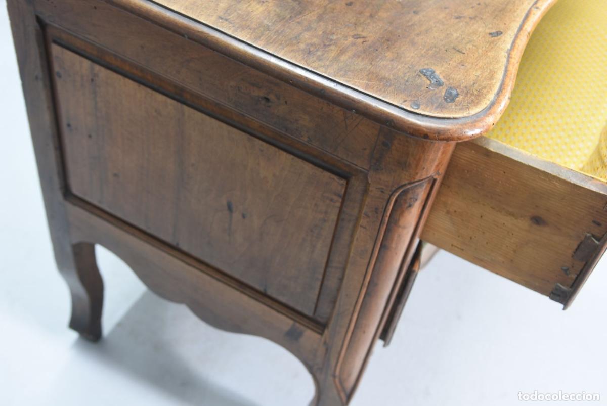 Antig&uuml;edades: Commode sauteuse en noyer &eacute;poque XVIIIe si&egrave;cle - Foto 8