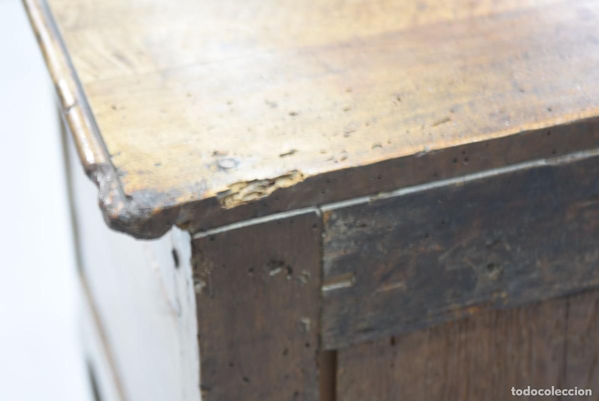 Antig&uuml;edades: Commode sauteuse en noyer &eacute;poque XVIIIe si&egrave;cle - Foto 9