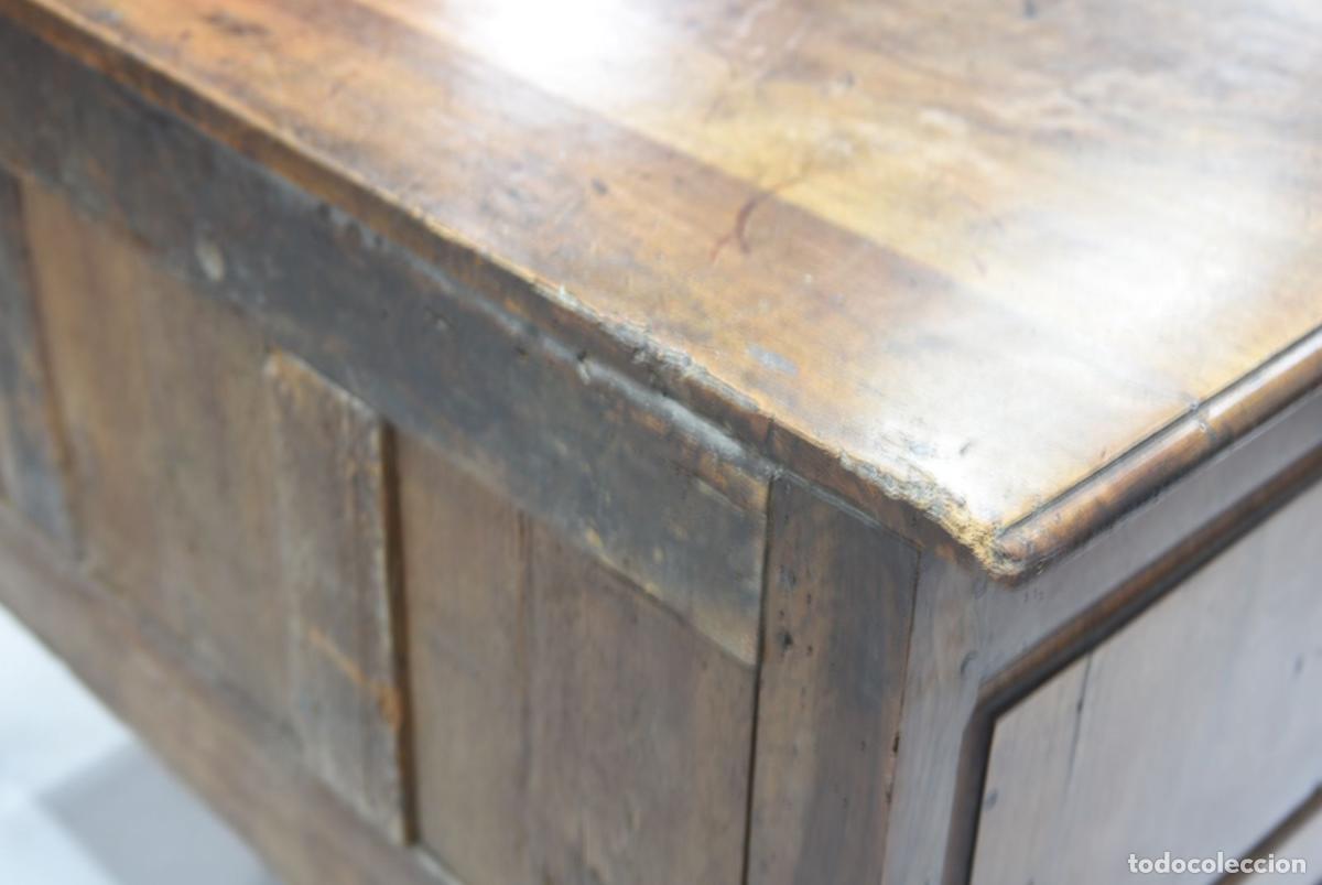 Antig&uuml;edades: Commode sauteuse en noyer &eacute;poque XVIIIe si&egrave;cle - Foto 10