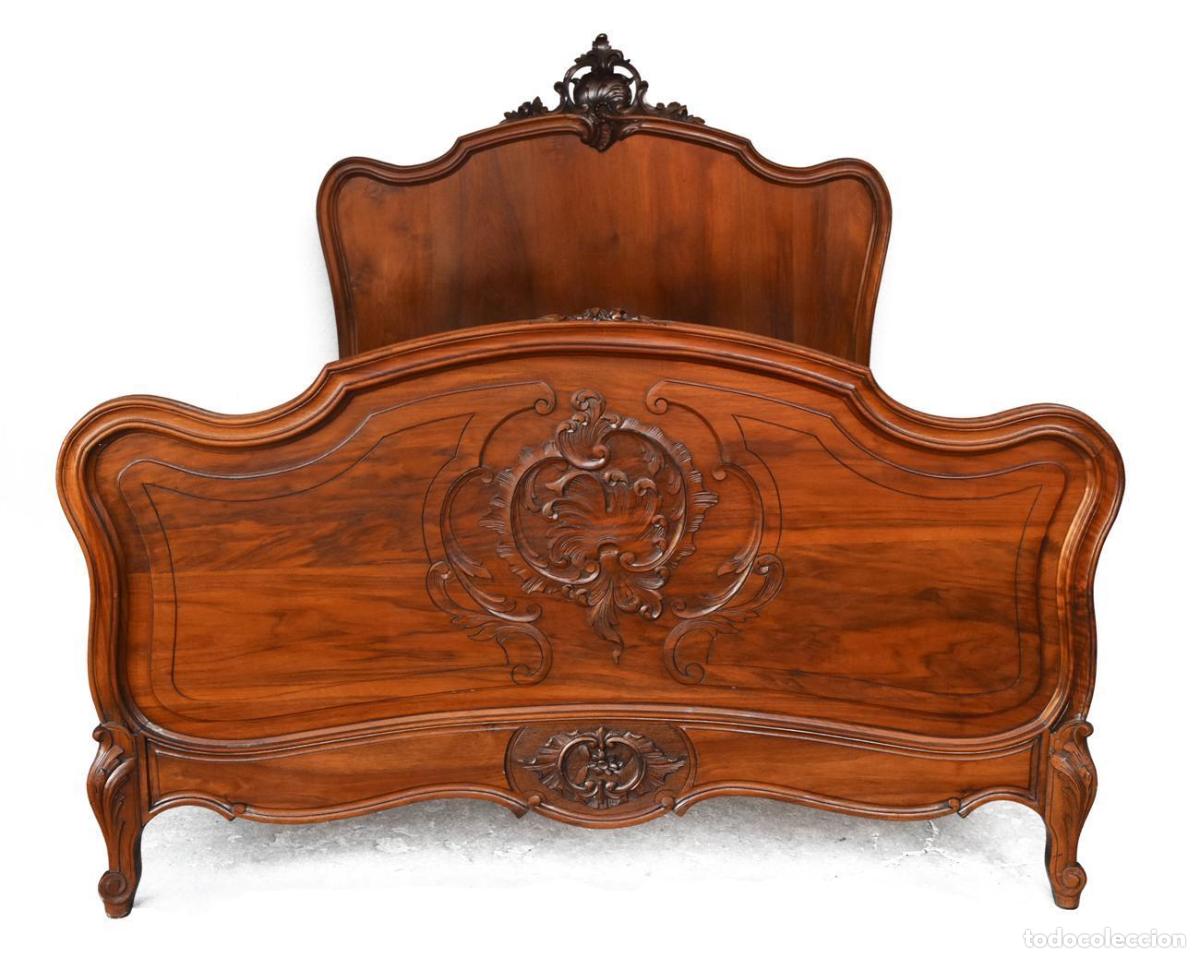 Antig&uuml;edades: Lit de style Louis XV en noyer sculpt&eacute; - Foto 1