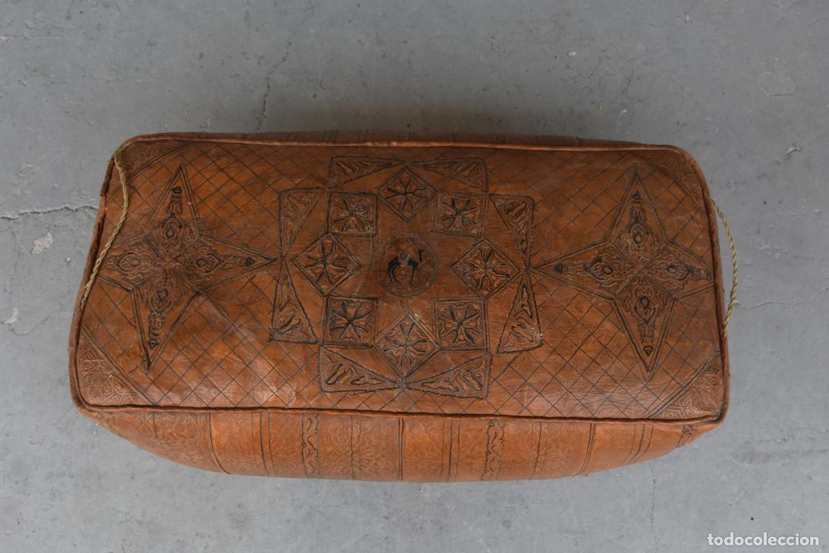 Antig&uuml;edades: Pouf de style oriental en cuir grav&eacute; - Foto 2