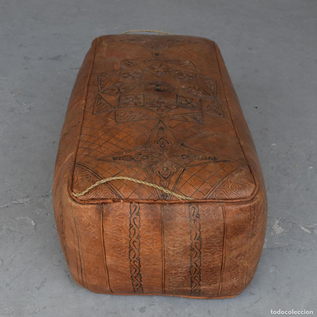 Antig&uuml;edades: Pouf de style oriental en cuir grav&eacute; - Foto 4