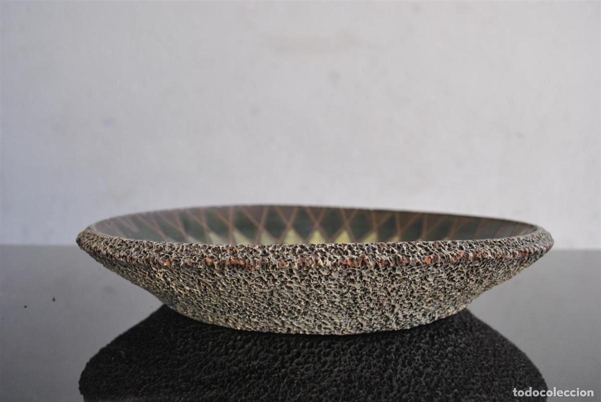 Antig&uuml;edades: Assiette &eacute;maill&eacute;e en terre cuite d&eacute;cor &agrave; lantilope - Foto 3