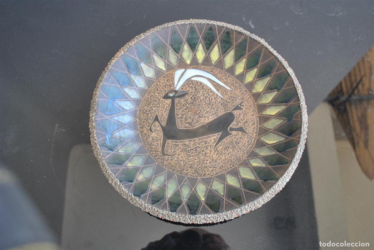Antig&uuml;edades: Assiette &eacute;maill&eacute;e en terre cuite d&eacute;cor &agrave; lantilope - Foto 7
