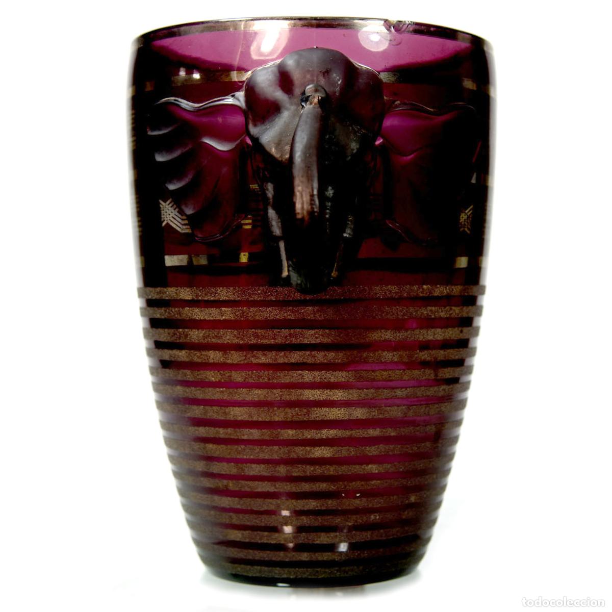 Antig&uuml;edades: Vase &agrave; anse en verre violet aux &eacute;l&eacute;phants - Foto 4