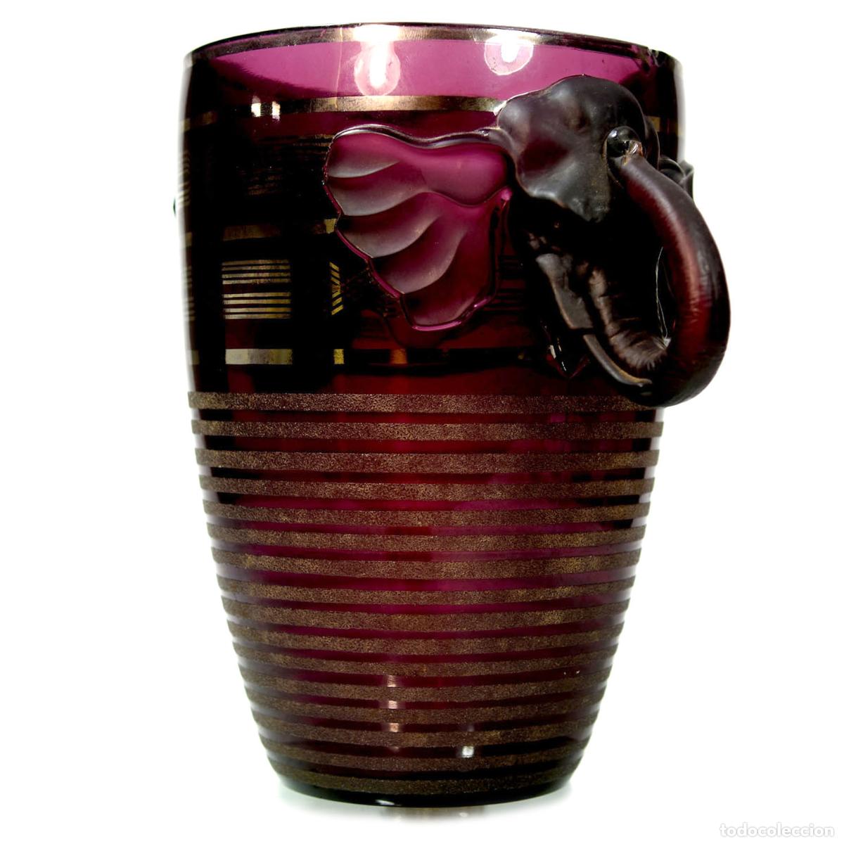 Antig&uuml;edades: Vase &agrave; anse en verre violet aux &eacute;l&eacute;phants - Foto 5