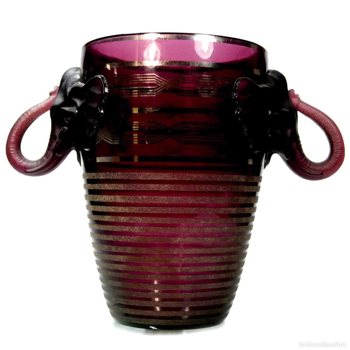 Antig&uuml;edades: Vase &agrave; anse en verre violet aux &eacute;l&eacute;phants - Foto 6