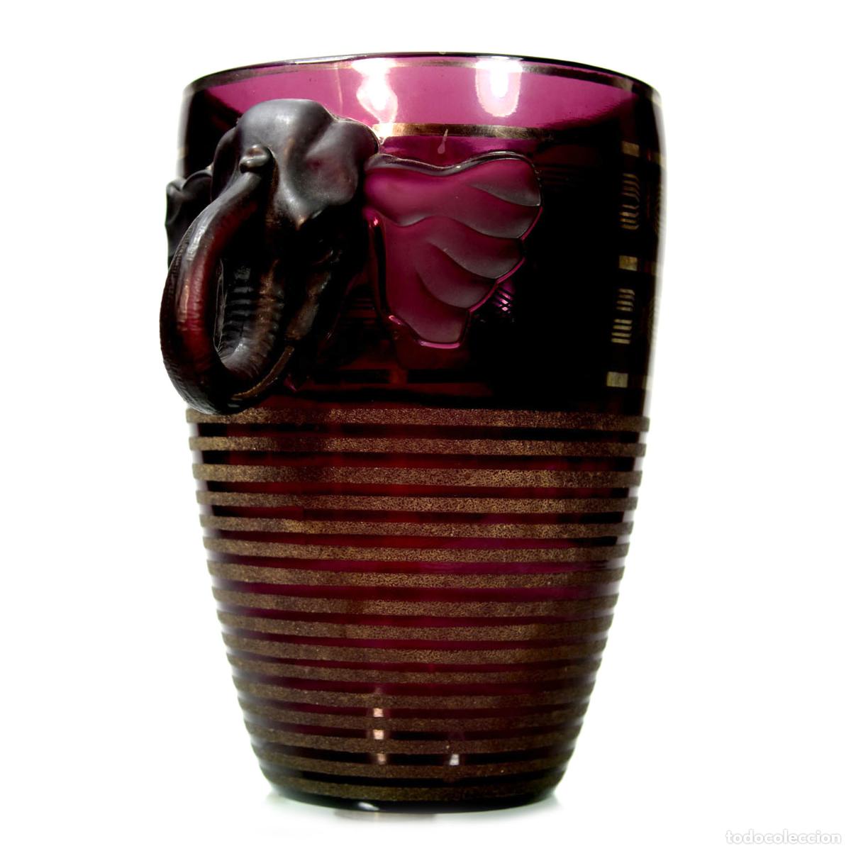 Antig&uuml;edades: Vase &agrave; anse en verre violet aux &eacute;l&eacute;phants - Foto 7
