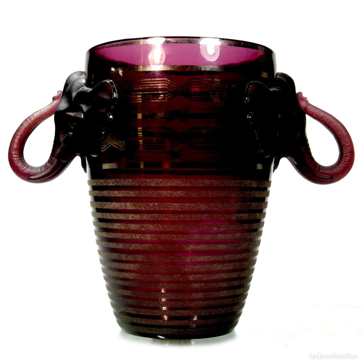Antig&uuml;edades: Vase &agrave; anse en verre violet aux &eacute;l&eacute;phants - Foto 8