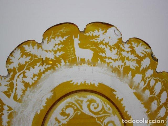 Antig&uuml;edades: Assiette en cristal grav&eacute; de boh&egrave;me - Foto 4