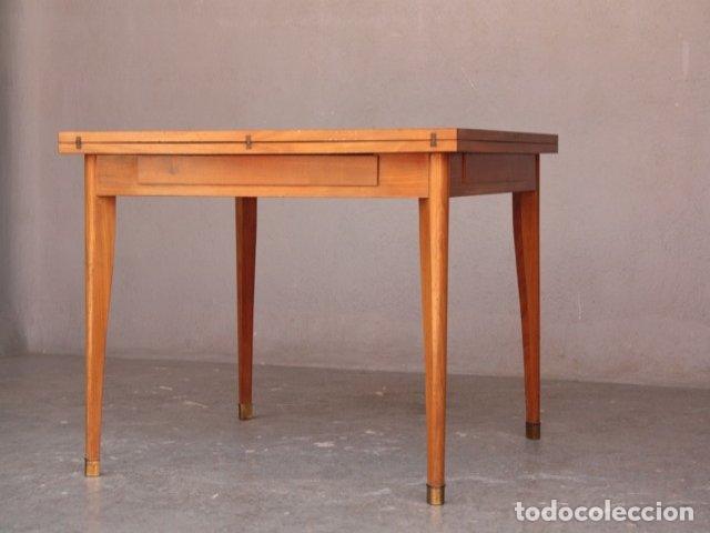 Antig&uuml;edades: Table carr&eacute;e d&eacute;pliante en h&ecirc;tre 1950 - Foto 2