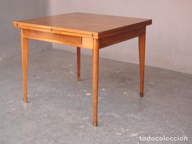 Antig&uuml;edades: Table carr&eacute;e d&eacute;pliante en h&ecirc;tre 1950 - Foto 4