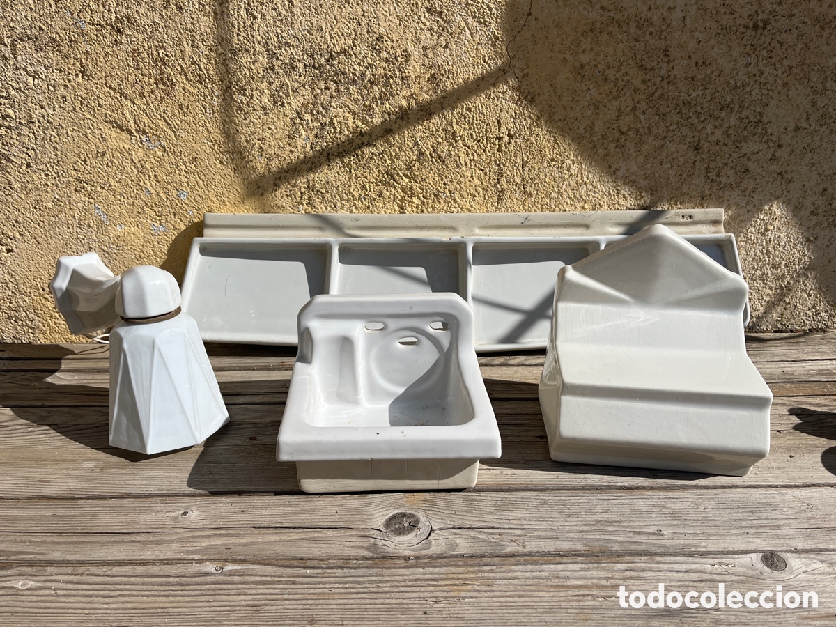 Antiquit&auml;ten: Juego de utensilios de ba&ntilde;o de mediados s. XX.