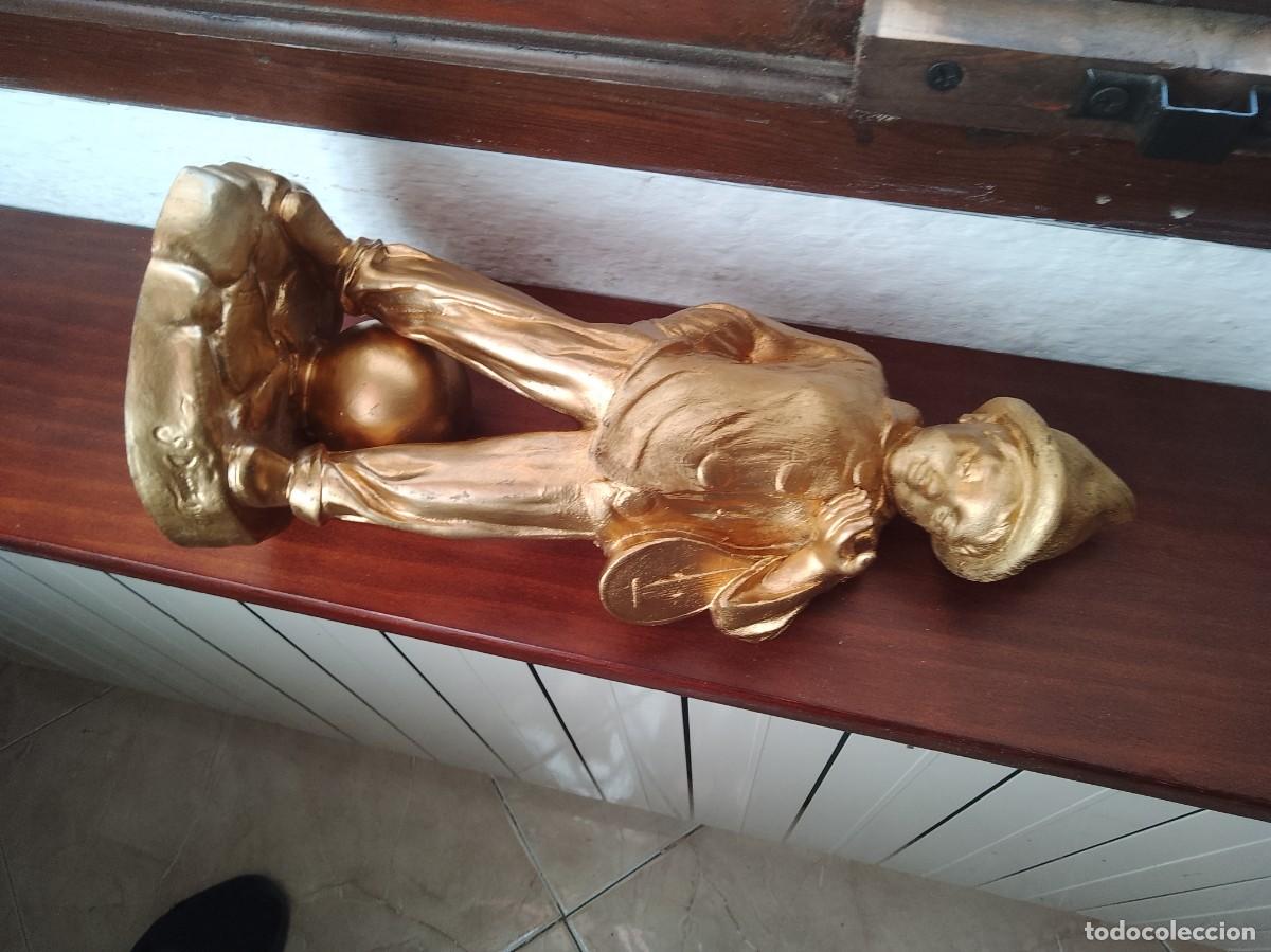Antiguidades: Importante figura metal de marca