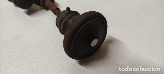 Antig&uuml;edades: ANTIGUAS MANILLAS EN MADERA Y BRONCE - Foto 4