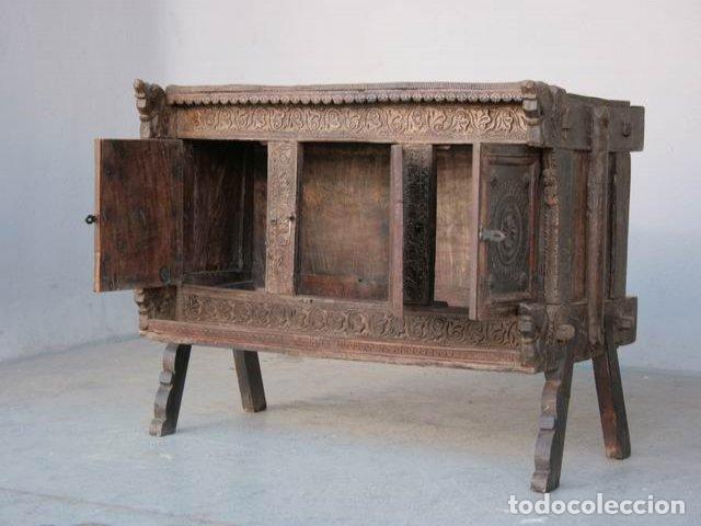 Antig&uuml;edades: Coffre bois sculpt&eacute; &eacute;l&eacute;ments anciens - Foto 4