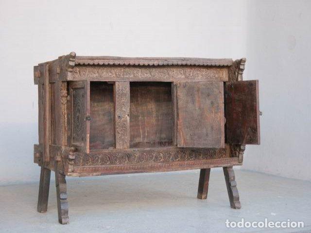Antig&uuml;edades: Coffre bois sculpt&eacute; &eacute;l&eacute;ments anciens - Foto 5