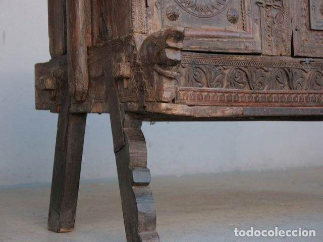 Antig&uuml;edades: Coffre bois sculpt&eacute; &eacute;l&eacute;ments anciens - Foto 8